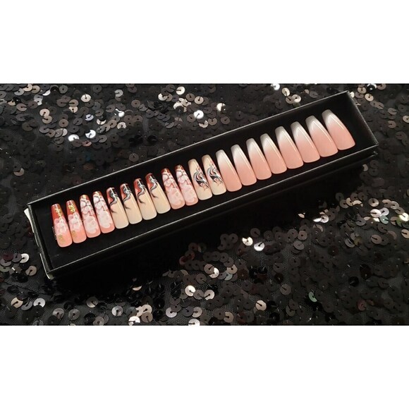 Vintage Chic Press On Nail Set - Picture 2 of 2